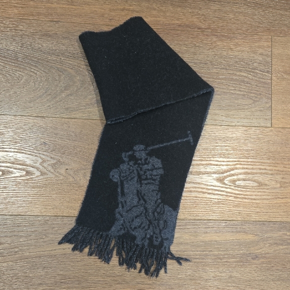POLO RALPH LAUREN REVERSABLE GRAY AND BLACK SCARF.... #7855 - Picture 2 of 6